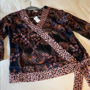 Brand new!! Beautiful dress barn 3/4 sleeve shirt